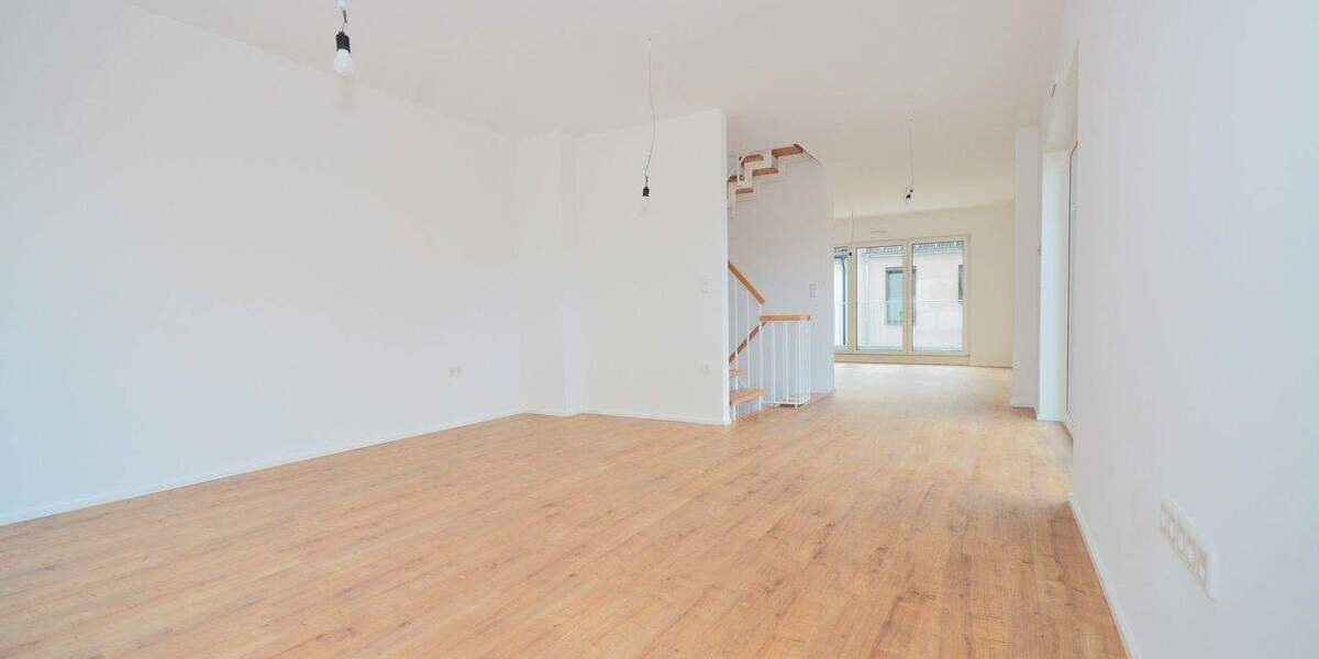 Urbaner Rückzugsort im Stadthaus: Wohnen mit Stil und Effizienz in Neu-Isenburg 5 zimmer