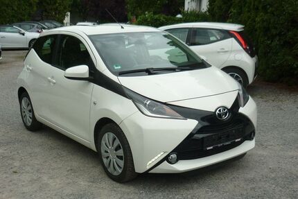 Toyota Aygo (X) 31.500 km 8.500 &euro; Estenfeld bei Würzburg 97230