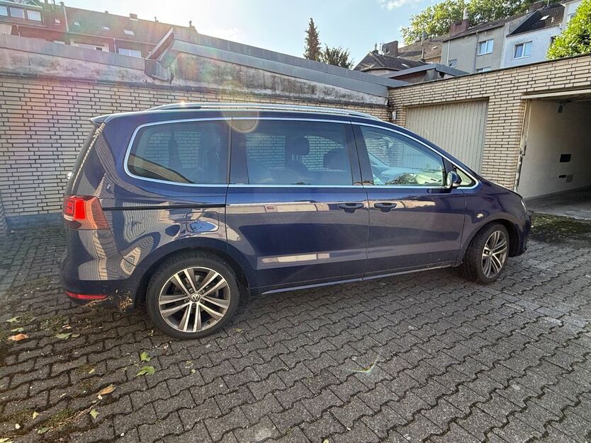 VW Sharan 128.000 km 25.900 € Krefeld 47799