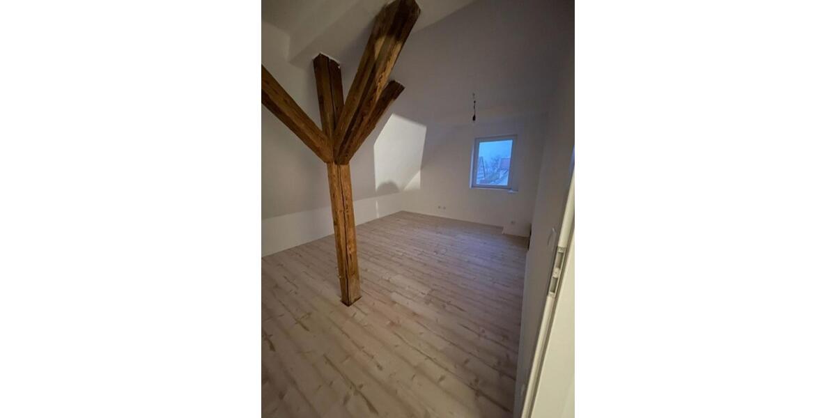 Dachgeschoßwohnung Bad Königshofen im Grabfeld - 4 Zimmer, 80 m&sup2;, 650&euro; | Angebot:24627924