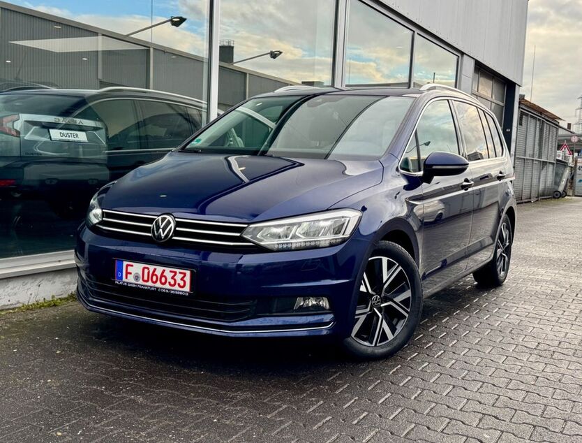 VW Touran 210.100 km 16.299 € Frankfurt am Main 60326