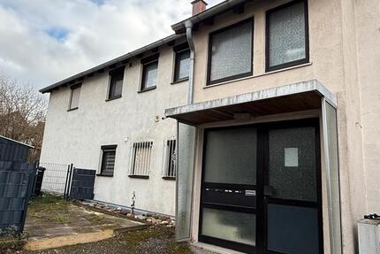 Helle zwei Zimmer Mietwohnung mit Einbauküche Stellplatz 2 zimmer