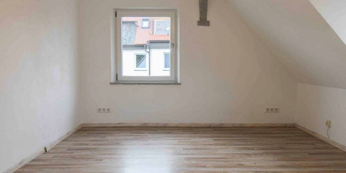 Mehrfamilienhaus, Wohnhaus Fürth Unterfarrnbach - 7 Zimmer, 230 m&sup2;, 528.000&euro; | Angebot:26055211