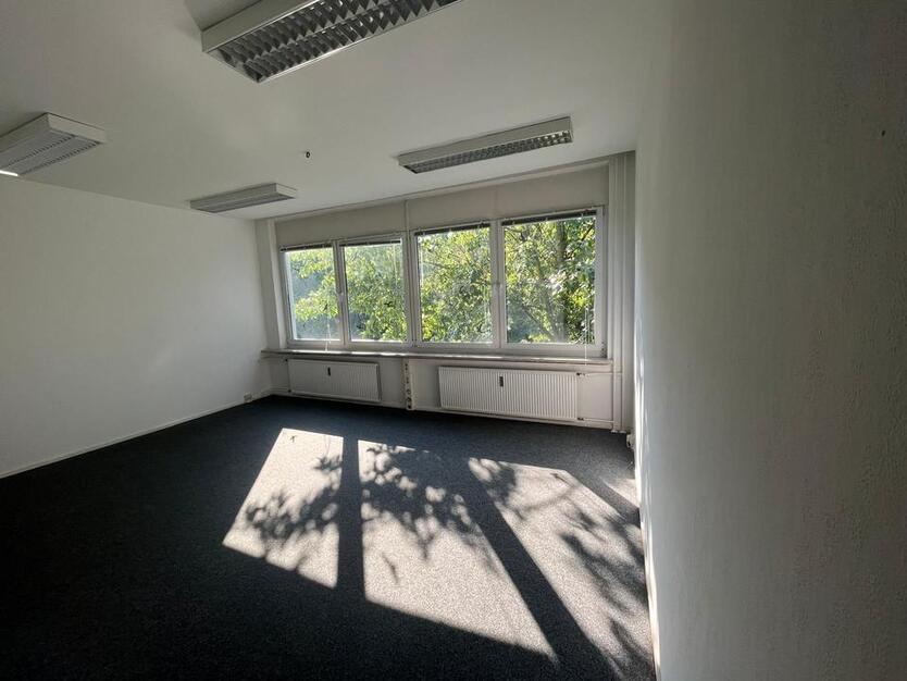 Gewerbeflächen 25,40 qm in Eggersdorf zu vermieten 3. OG