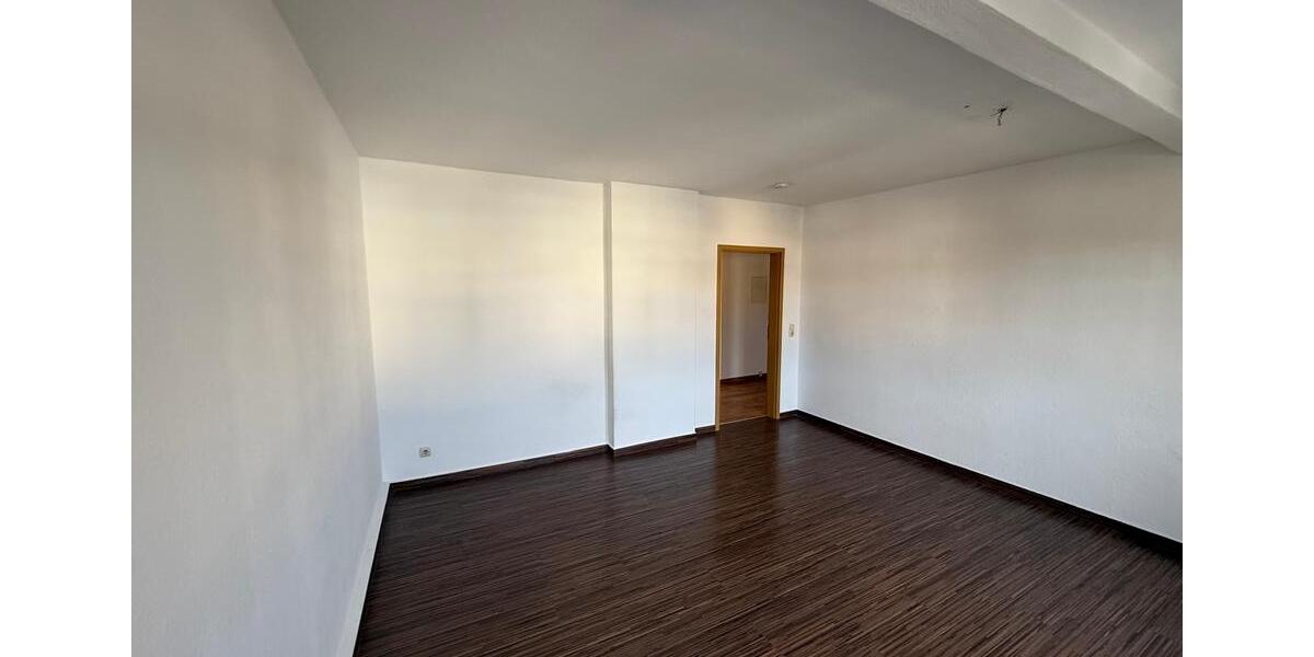Tolle 3-Raum-DG-Wohnung mit herrlichem Blick über Greiz 3 zimmer