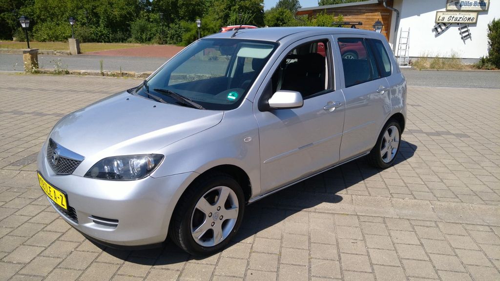 Mazda 2 178.000 km 2.150 &euro; Itzgrund 96274