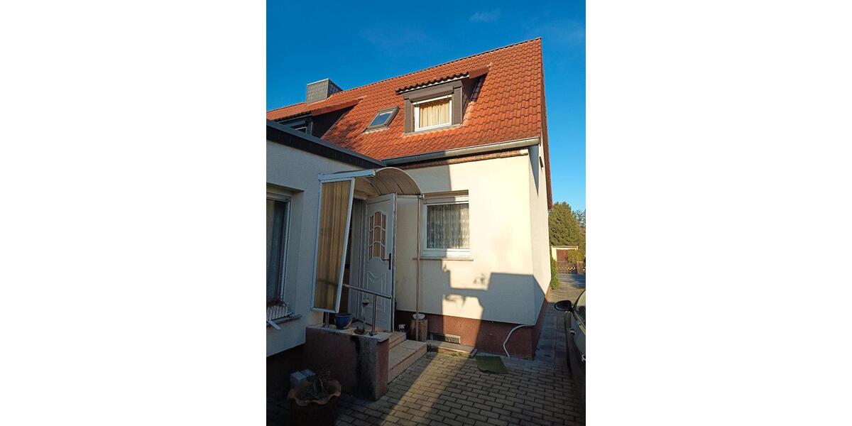 Doppelhaushälfte Bitterfeld-Wolfen Wolfen - 8 Zimmer, 107 m&sup2;, 99.000&euro; | Angebot:26614242