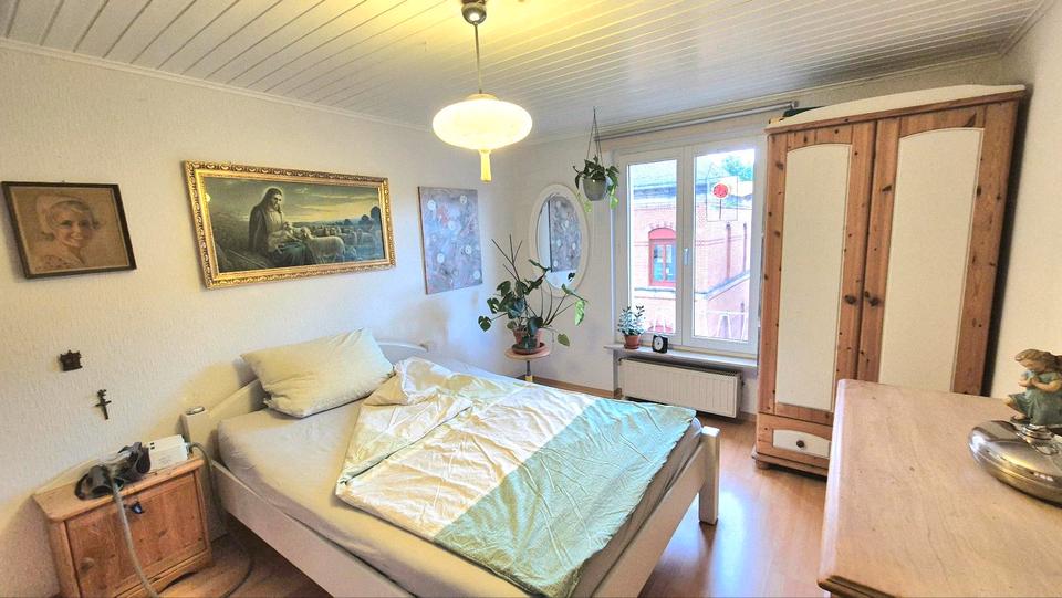 Dachgeschoßwohnung Neuwied - 2.5 Zimmer, 55 m&sup2;, 120.000&euro; | Angebot:26868425