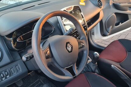 Renault Clio 82.500 km 5.500 &euro; Lemgo 32657