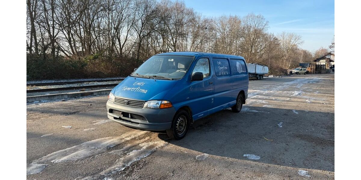 Toyota Hiace 220.314 km 7.300 &euro; HAMBURG 22113