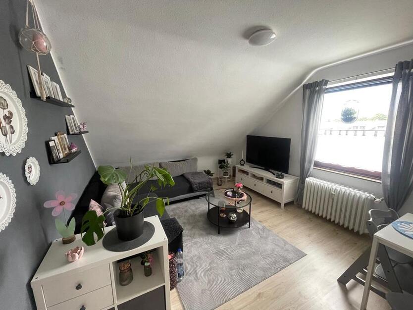 Euskirchen: Schöne Dachgeschoßwohnung mit Garten