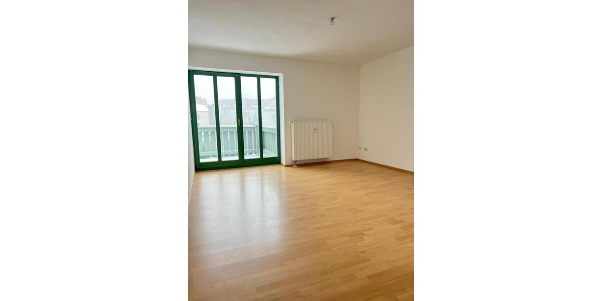 Dachgeschoßwohnung Altenburg - 2 Zimmer, 66 m&sup2;, 363&euro; | Angebot:25182330