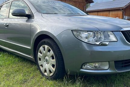 Skoda Superb 285.800 km 2.590 &euro; Burggen 86977