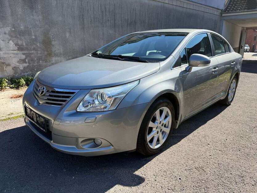 Toyota Avensis 168.500 km 7.900 € Saarbrücken 66115