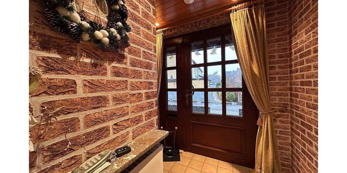 Gepflegtes Reihenmittelhaus mit 2 Wohneinheiten 6 zimmer