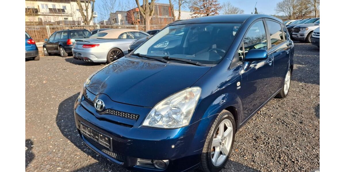 Toyota Corolla Verso 126.000 km 4.699 &euro; Eichenzell 36124