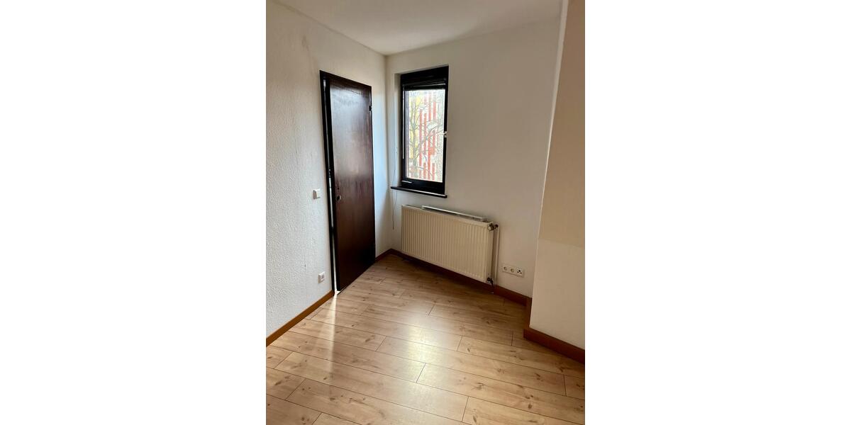 Dachgeschoßwohnung Nürtingen - 3.5 Zimmer, 60 m&sup2;, 165.000&euro; | Angebot:25791433
