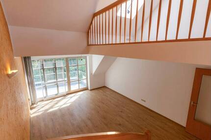 Den Wald direkt vor der Tür! DG-Wohnung in Neuseddin