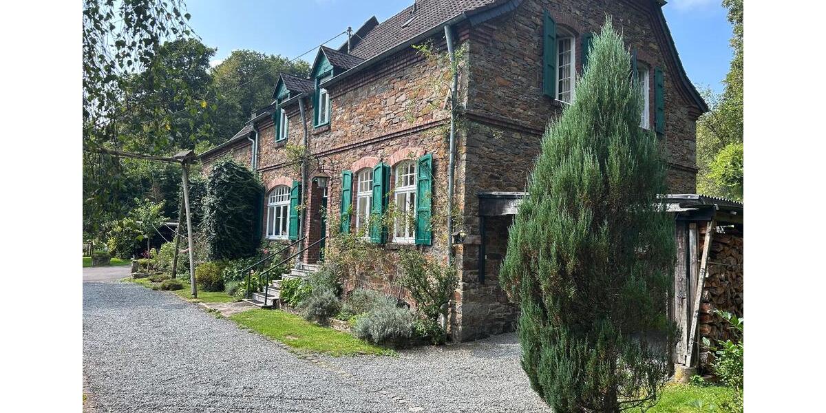 Einfamilienhaus Hellenthal - 9 Zimmer, 220 m&sup2;, 629.000&euro; | Angebot:27009180