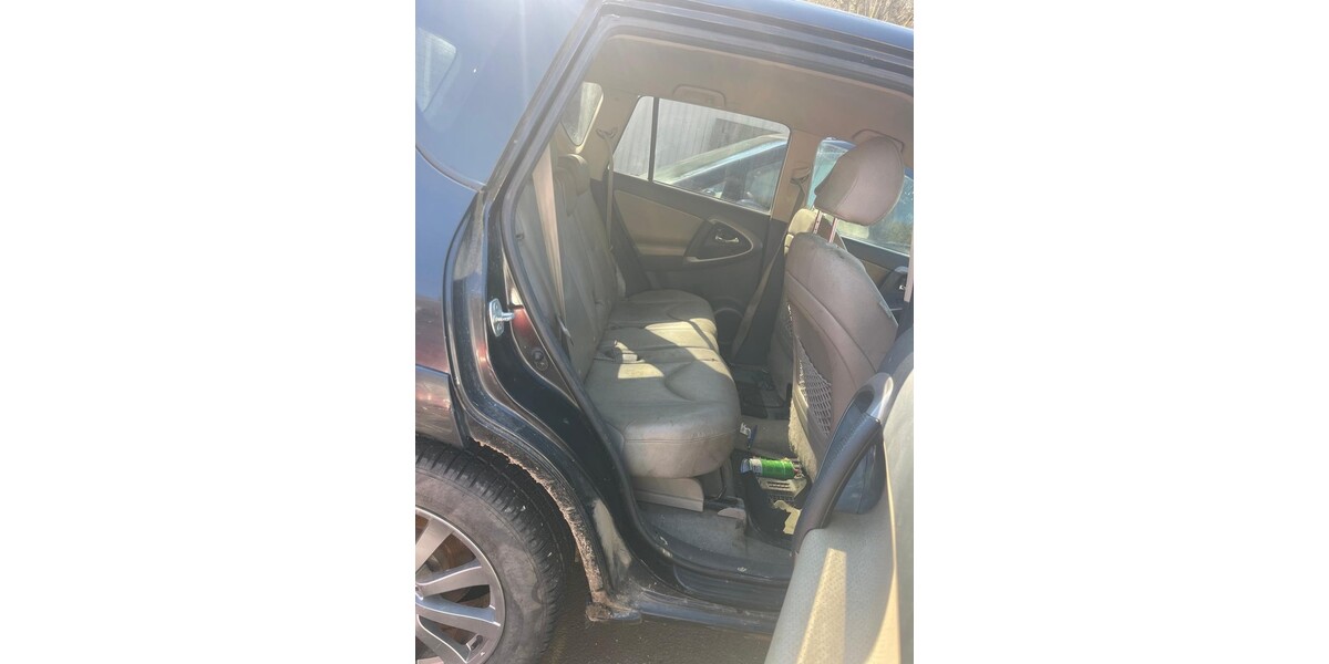 Toyota RAV 4 246.000 km 3.900 &euro; Siegen 57072