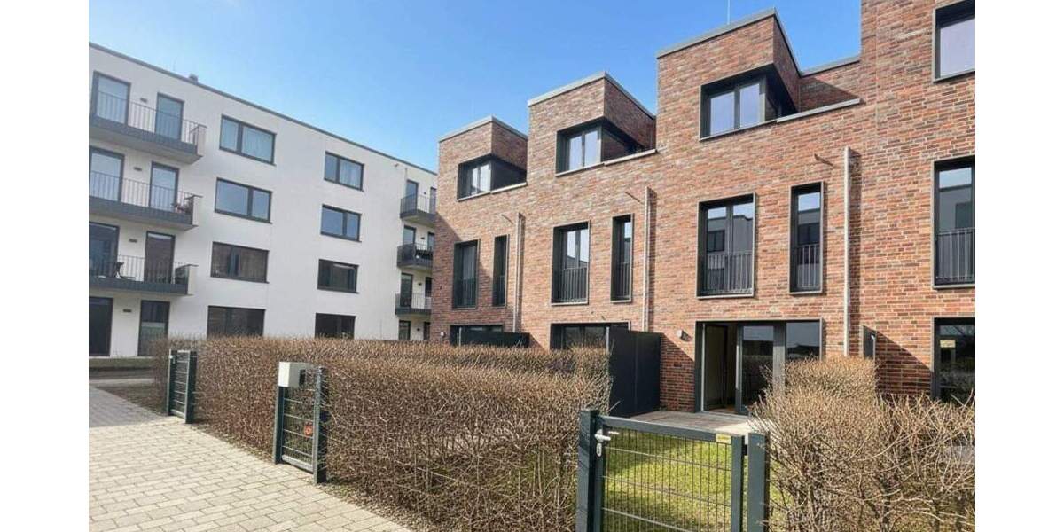 FAMILIEN AUFGEPASST: Modernes Reihenendhaus mit 4,5 Zimmern, 2 Bädern, EBK, Terrasse, Keller u.v.m. in Hannover 4 zimmer