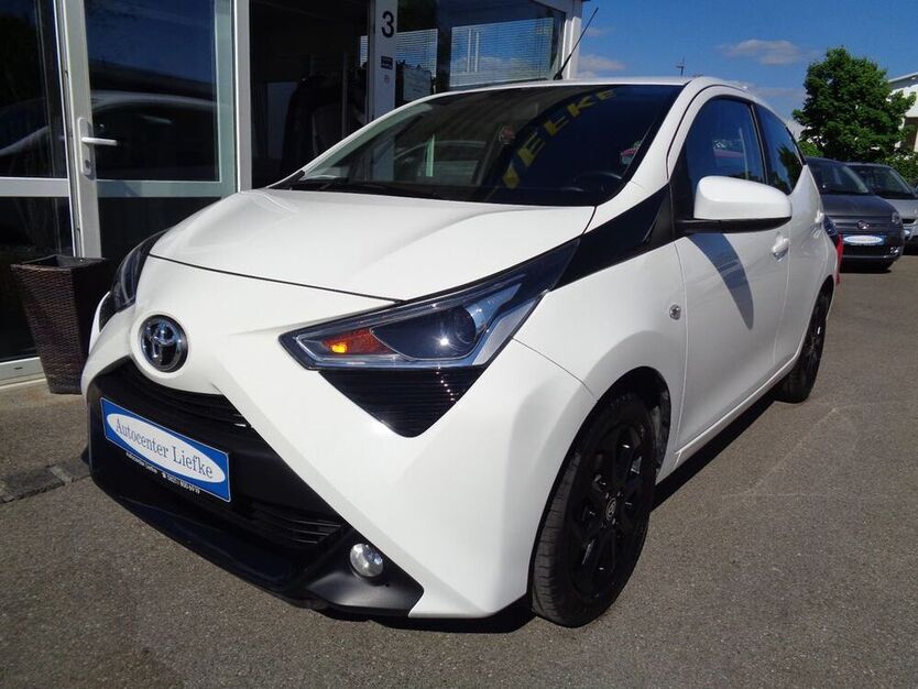 Aygo (X)