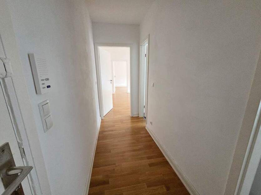 Direkt einziehen!! 2 Zimmer + separate Küche mit Einbauküche + Tageslichtbad mit Wanne 2 zimmer