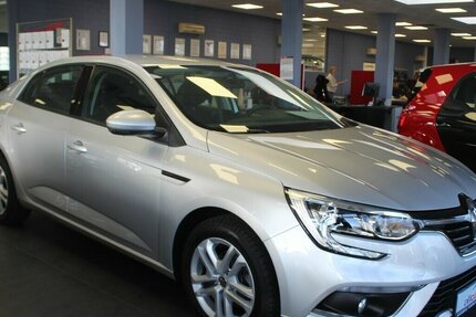 Renault Megane TCe 115 - Klima - PDC 68.223 km 6.980 € Euskirchen 53881