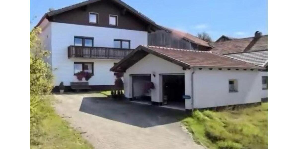 Zweifamilienhaus in sonniger Lage mit viel Potential zimmer