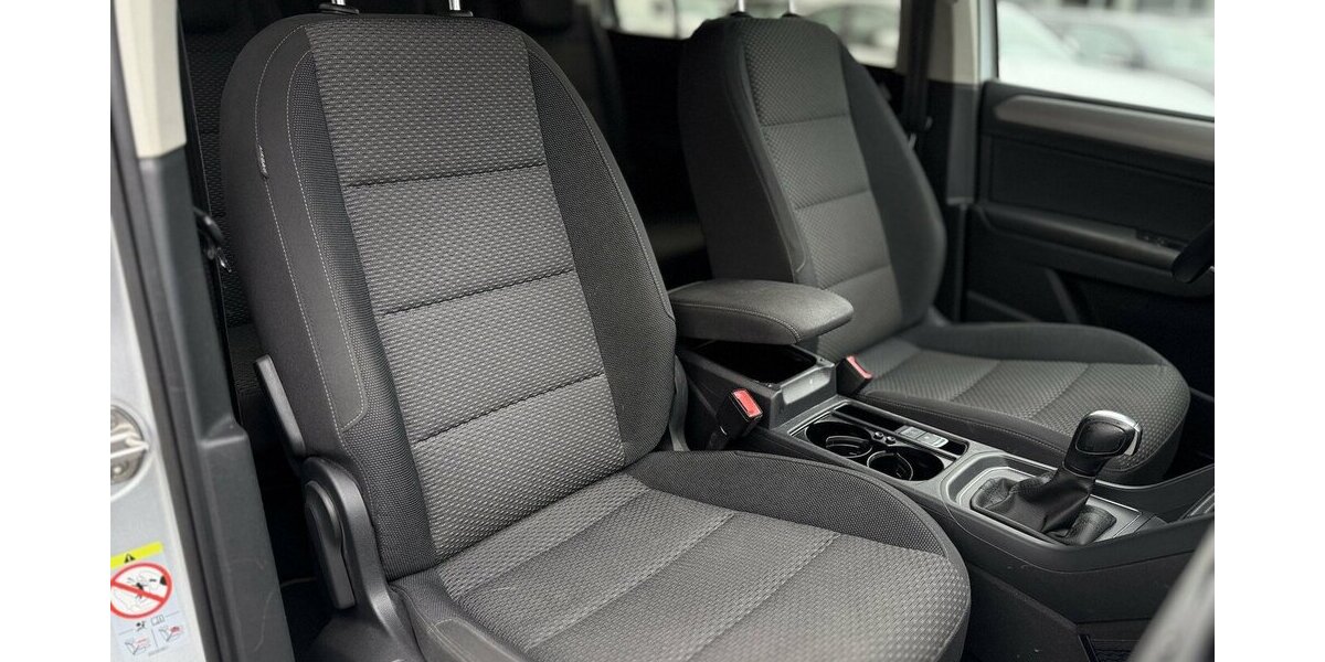 VW Touran 7 Sitze / Automatik / AHK / 1. Hd / Navi 110.000 km 23.490 &euro; Mönchengladbach 41066