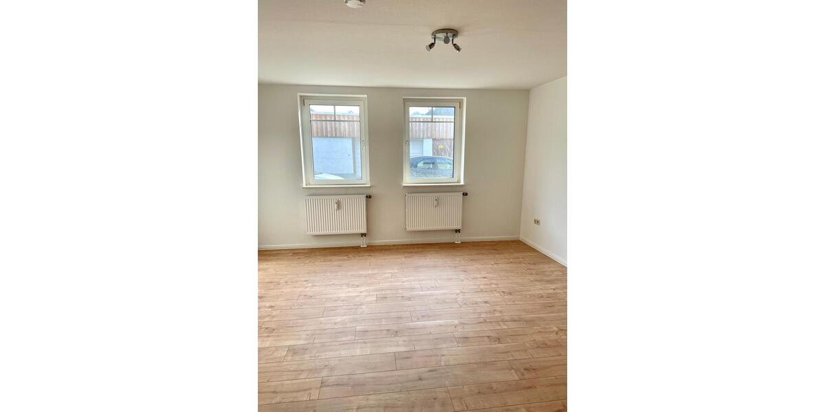 Wir erlassen Ihnen 2 Kaltmieten. Kleine Wohnung in Stadtnähe. 1 zimmer