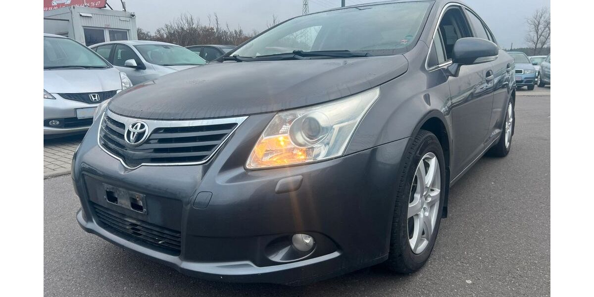 Toyota Avensis 159.000 km 6.300 &euro; Wildau 15745