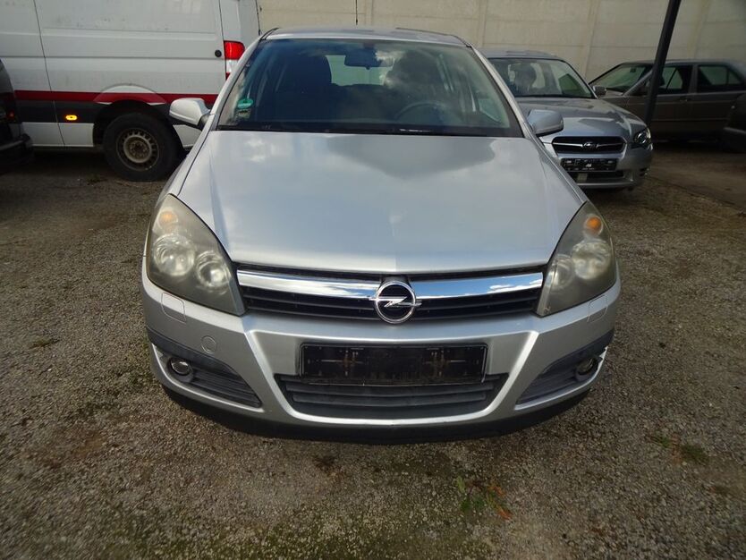 Opel Astra 165.000 km 1.450 € Mömbris 63776