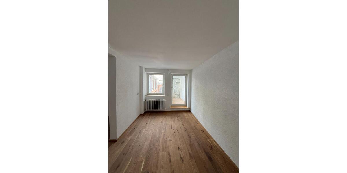 Nach Renovierung: Erstbezug in zentraler Lage inkl EBK 3 zimmer