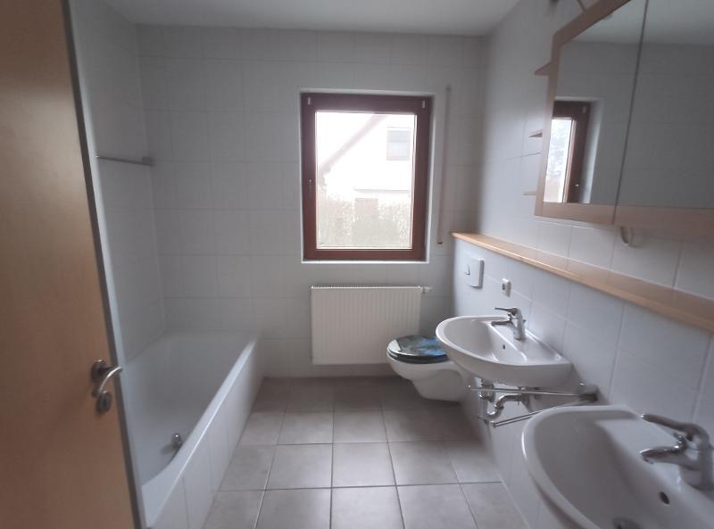 4 Zi. Wohnung im EG mit Garten und Terrasse 4 zimmer