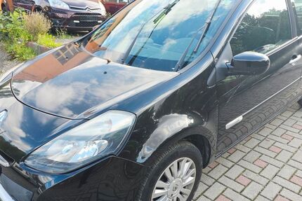 Renault Clio 126.000 km 2.490 € Chemnitz 09114