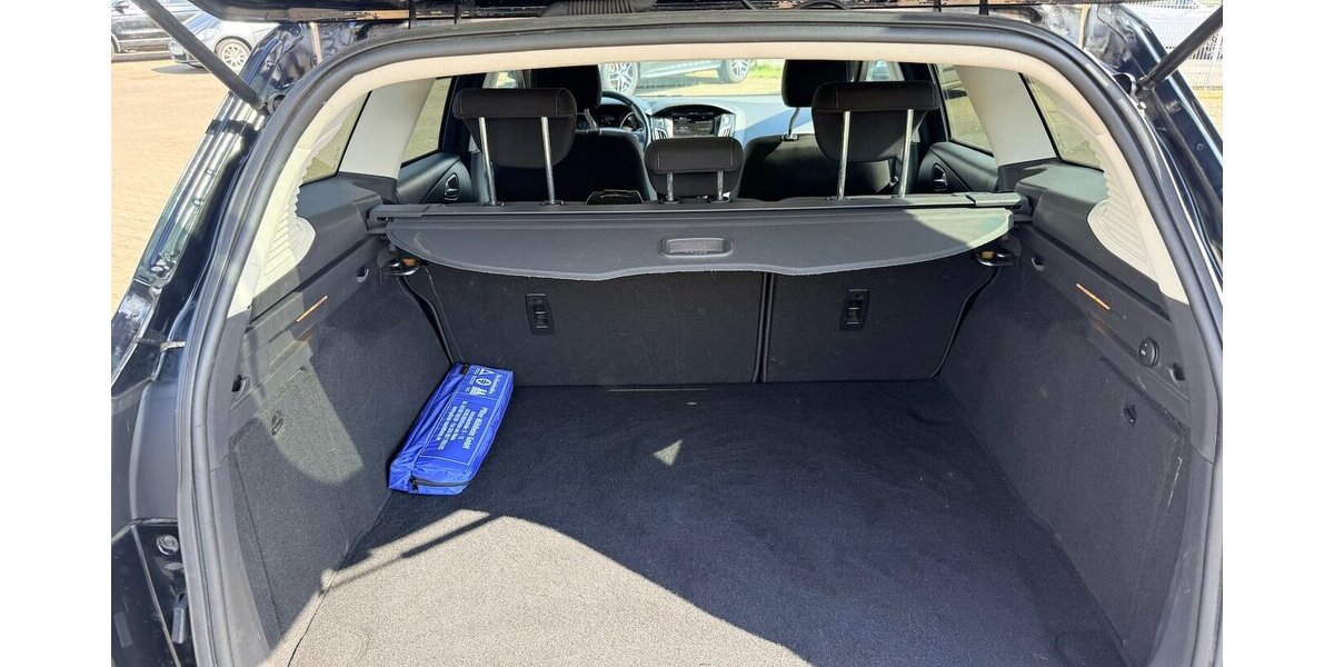 Ford Focus 1.0 Kombi Ecoboost Business/Voll Scheckh 95.100 km 6.390 &euro; Frankfurt 60386