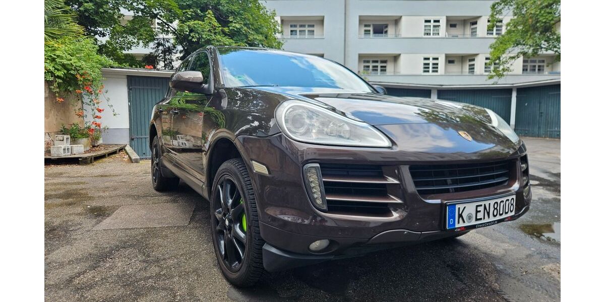 Porsche Cayenne 308.000 km 8.950 &euro; Köln 51107