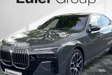 BMW i7 11.220 km 107.490 &euro; Frankfurt 60314