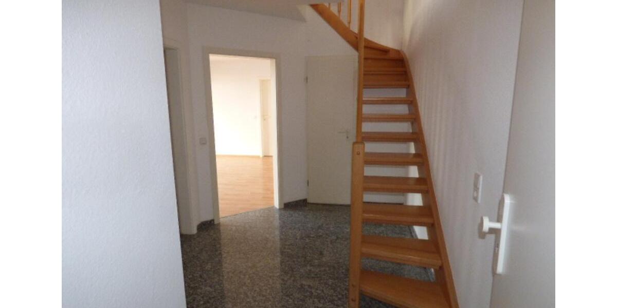 Dachgeschoßwohnung Biederitz - 3 Zimmer, 65 m&sup2;, 491&euro; | Angebot:25918004