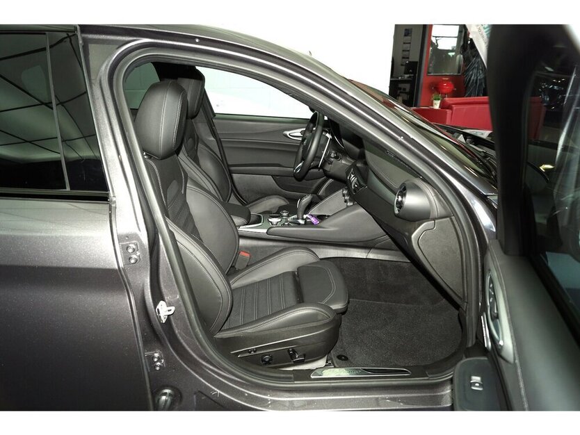 Giulia Veloce Q4 2.0 Turbo Harman-Kardon