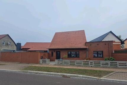 Haus Genthin - 4 Zimmer, 120 m&sup2;, 1.400&euro; | Angebot:25375688