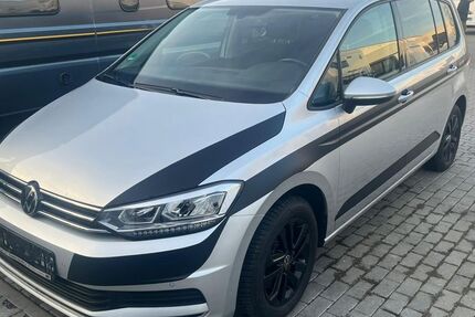 VW Touran 42.200 km 20.980 &euro; Diez 65582