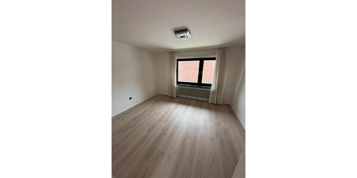 Doppelhaushälfte Düsseldorf Stadtbezirk 6 - 5 Zimmer, 146 m&sup2;, 2.600&euro; | Angebot:26051077