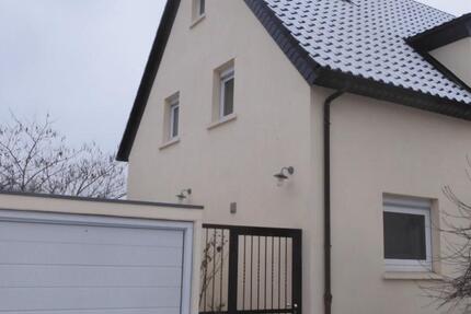 Attraktive Doppelhaushälfte zur Miete – Frankfurt Griesheim -Nord 3.5 zimmer