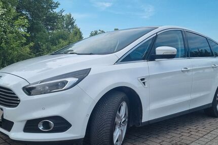 Ford S-Max 176.300 km 11.900 &euro; Laucha 06636