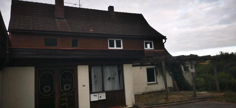 Einfamilienhaus mit viel Potenzial miete gegen Renovierung 3 zimmer