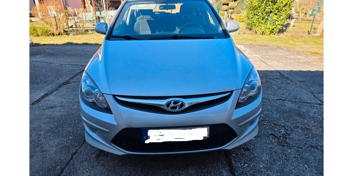 Hyundai i30 59.200 km 5.800 &euro; Rötha 04571