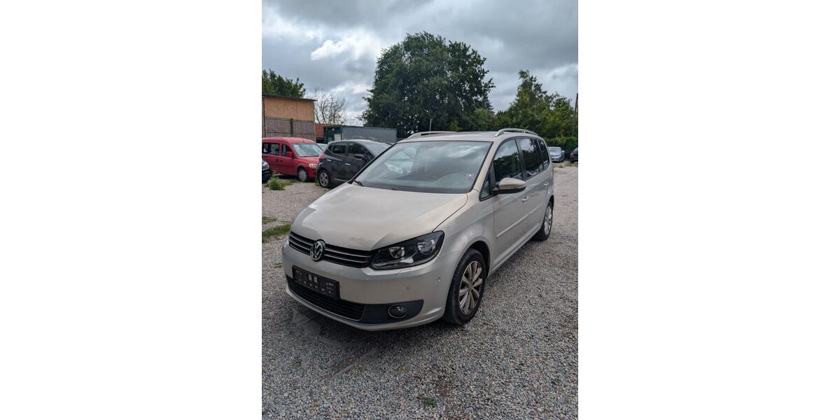 VW Touran 136.000 km 8.990 &euro; Berlin 13158