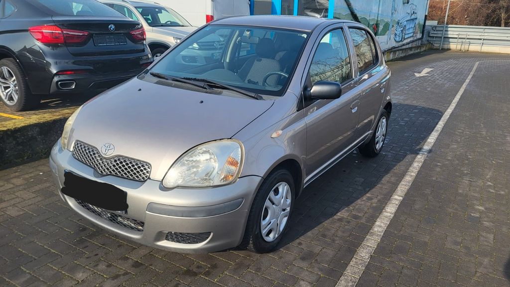 Toyota Yaris 76.000 km 3.200 € Mannheim 68169